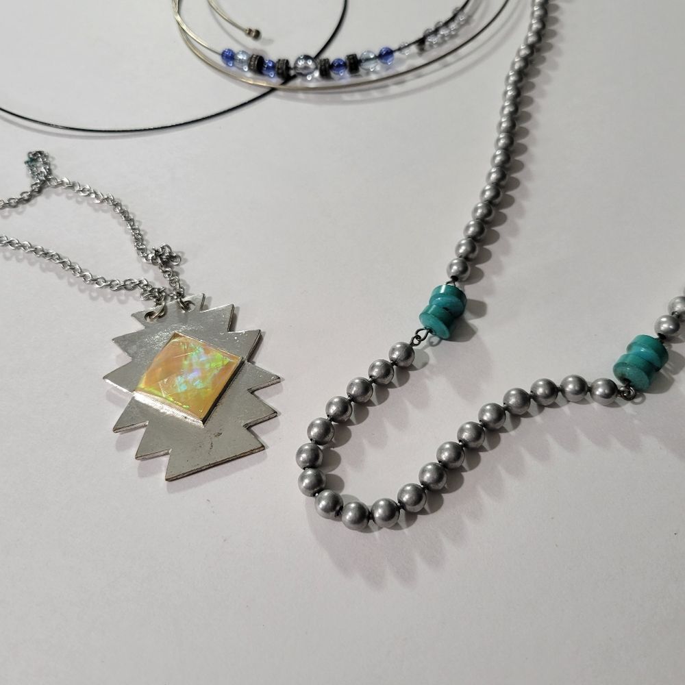 Bundle of necklaces‎ - Picture 3 of 8
